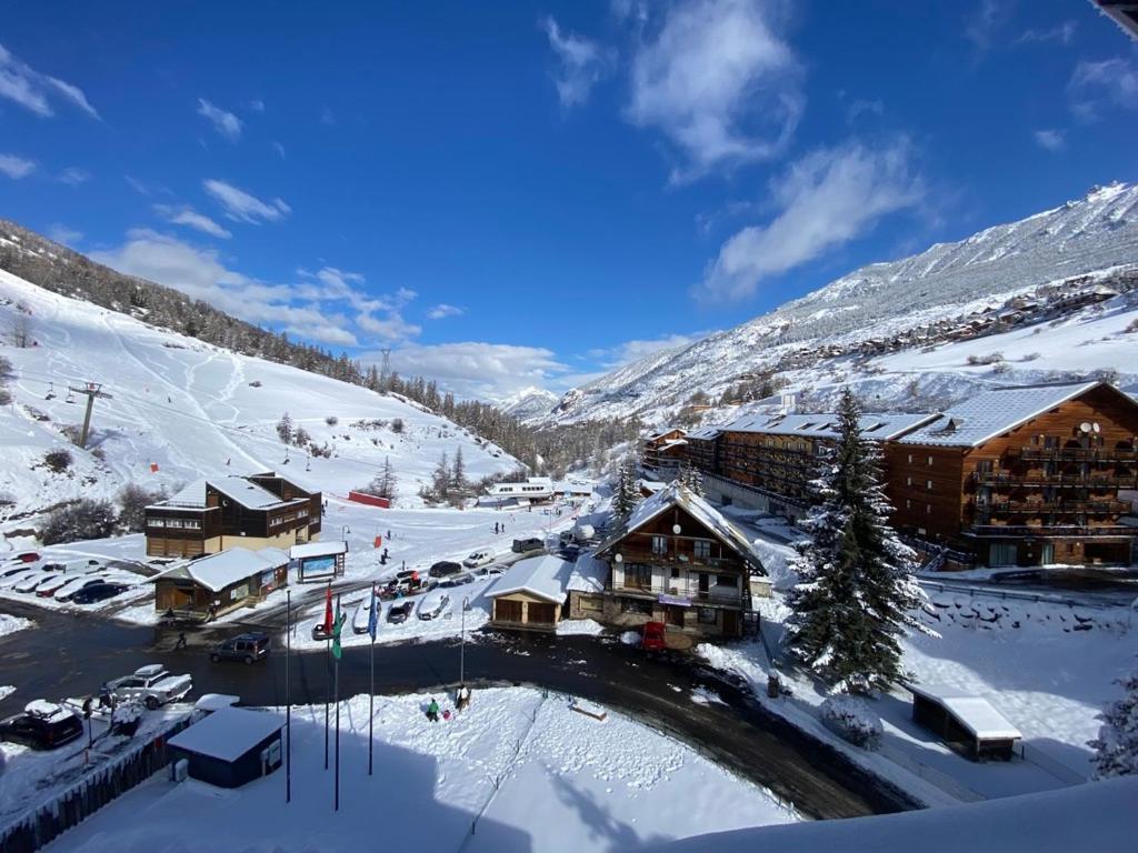 Hotel 16 | 150 Montagne & Spa Nuxe Вар Екстериор снимка
